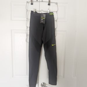 Nike Hyperwarm Leggings, Size XS, Black